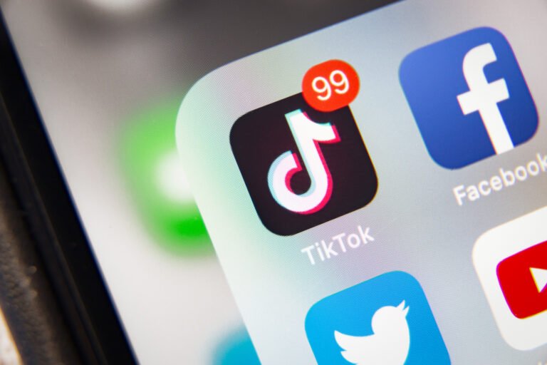 Dyk ned i TikTok-tendenserne fra 2023
